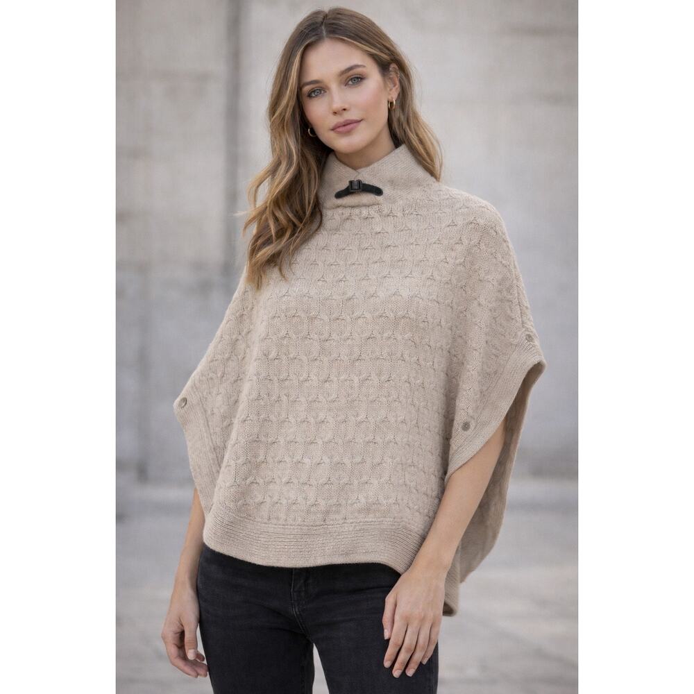 Old Money Quiet Luxury Chiaramente Italian Knit Poncho OS Wool Blend